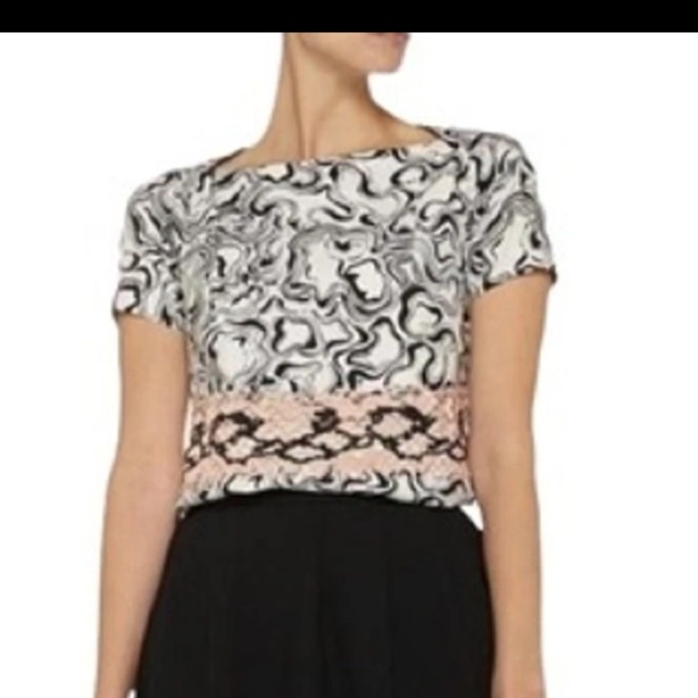 Diane von Furstenberg Blossom Lace Swirling Marble black & white blouse. Size 8